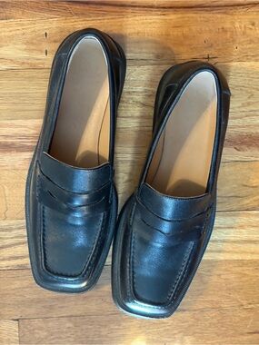 Black Leather Women's Penny Loafers Excellent Condition